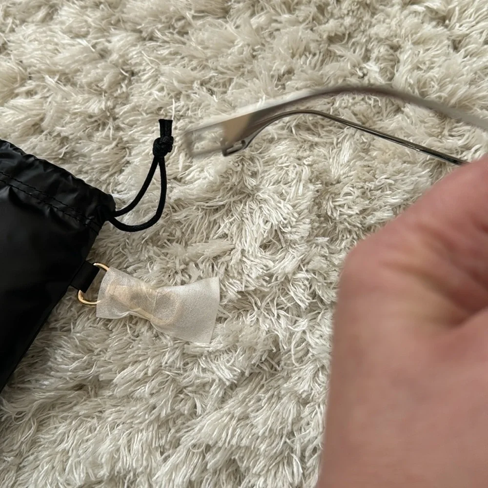 Fendi Silver Sunglasses with Black Fendi pouch-new - Picture 6 of 6